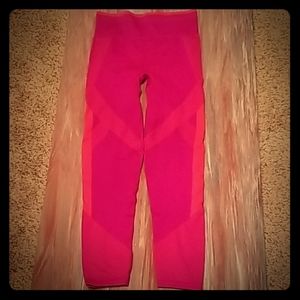 Victoria's secret pink cool and comfy leggings L